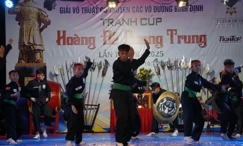 Đặc sắc màn biểu diễn võ cổ truyền trong đêm khai mạc