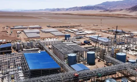 Giá lithium giảm sâu bất chấp nhu cầu tăng cao