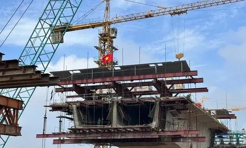Cầu Phong Châu mới dự kiến hợp long vào dịp Quốc khánh 2/9