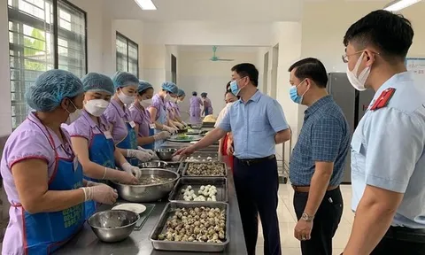 Hà Nội thu giữ hơn 38 tấn thực phẩm nhập lậu, hàng chục nghìn sản phẩm không rõ nguồn gốc
