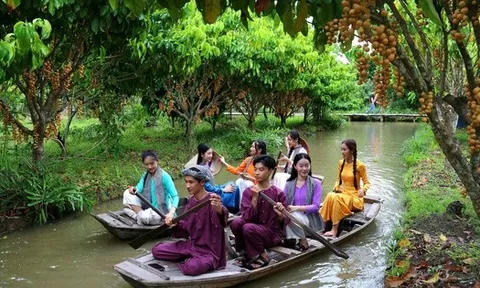 Du lịch miền Tây: Đông khách nhưng… không vui lắm!