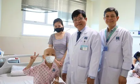 Bệnh nhi 5 tuổi mắc ung thư hiếm gặp được điều trị thành công