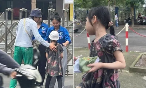 Nam sinh gửi em gái ở cổng điểm thi trúng tuyển trường top đầu Hà Nội