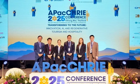 ĐH Duy Tân đăng cai Hội thảo APacCHRIE 2028 và giải Ba Best Paper Award tại Diễn đàn APF-2025