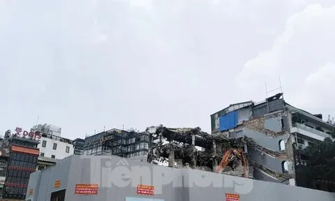 Hoàn thành phá dỡ tòa nhà Hàm cá mập trong 5 ngày tới