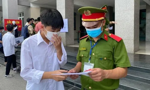 Có được đăng ký học trường công an và trường ngoài ngành cùng lúc không?