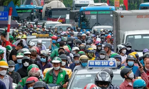 Hà nội dừng xe máy xăng trong vành đai 1 từ 1/7/2026: Người dân đi bằng gì?