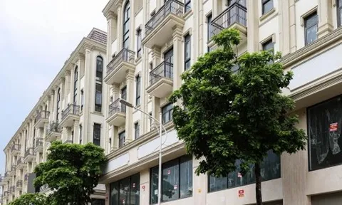Shophouse giá chục tỷ đóng cửa im ỉm, hóa 'phố không người' trên đất vàng Hà Nội