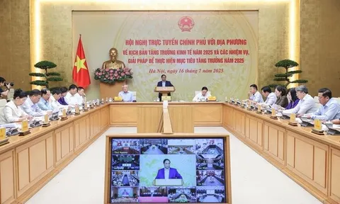 Chính phủ đặt mục tiêu tăng trưởng GDP năm 2025 khoảng 8,3 - 8,5%: 'Đầu tàu' kinh tế gồm Hà Nội, TPHCM, Quảng Ninh, Thái Nguyên... được giao nhiệm vụ quan trọng