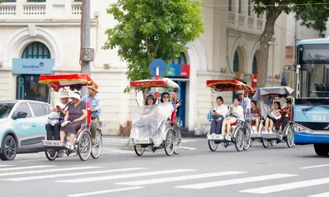 Khách quốc tế đến Hà Nội tăng mạnh trong tháng 7