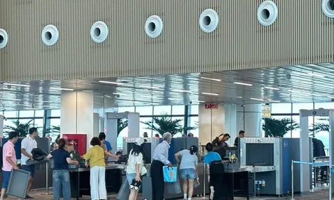 Đề xuất bỏ quy định cởi giày, thắt lưng khi kiểm tra an ninh sân bay