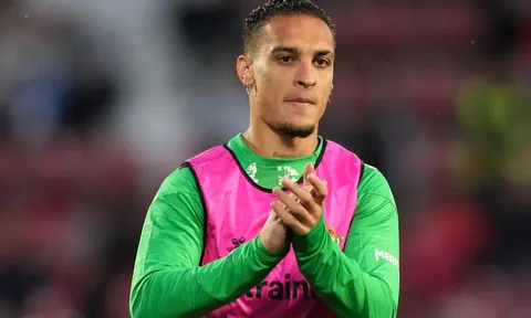 Đồng đội cũ lên tiếng, Antony tiến gần khả năng trở lại Real Betis