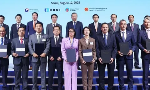 Tổng Bí thư Tô Lâm và Thủ tướng Hàn Quốc chứng kiến trao 28 thỏa thuận hợp tác