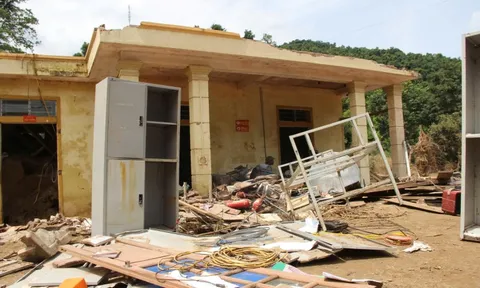 Nhiều trường miền núi tan hoang sau lũ, Nghệ An nỗ lực khắc phục để đón năm học mới