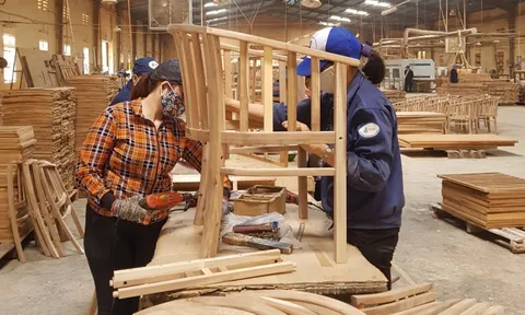 Trước "sóng gió" thương mại, ngành gỗ Việt tìm cách giữ vững thị trường