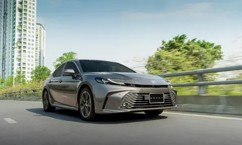Toyota Camry 2025 - vị thế khó lật đổ trong phân khúc D-sedan tại Việt Nam