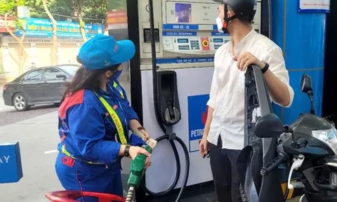 Xăng dầu cùng giảm giá, dầu diesel giảm mạnh nhất hơn 700 đồng/lít