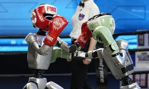 Công nghệ 18/8: ‘Olympic Robot’ đầu tiên - ấn tượng và... té ngã