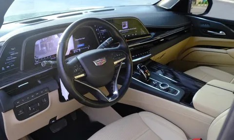 Xe Mỹ cực hiếm ở Việt Nam vừa rao bán: Chung động cơ VinFast President, đồng hồ hé lộ mức ăn xăng khủng