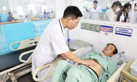 Uống nửa lít rượu mỗi ngày suốt 5 năm, người đàn ông bị viêm tụy cấp
