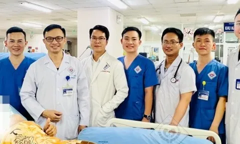 Bác sĩ chạy đua với tử thần cứu người đàn ông thủng tim, gan