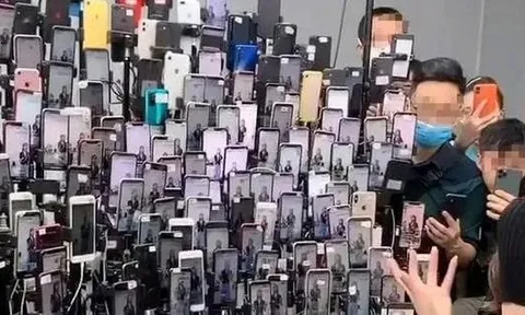 Cảnh sát bao vây căn nhà có 20.000 chiếc điện thoại phát sáng hoạt động 24/7, bí mật về kho hàng lạ và 17 tỷ đồng bị phát hiện