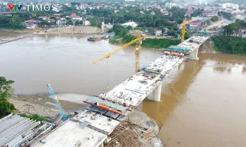 Phú Thọ: Cầu Phong Châu mới chuẩn bị hợp long sau gần 300 ngày thi công thần tốc