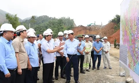 Tập trung máy móc, nhân lực để tăng tốc tiến độ 4 dự án cao tốc trọng điểm phía Bắc