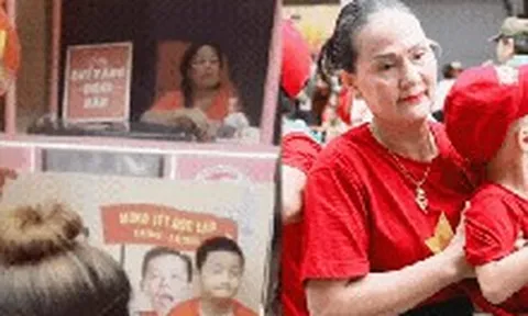 Em bé ngủ dưới nắng khi xem A80, được phu nhân Hà thành đón vào nhà, hoá ra là mẹ vợ hot làng bóng đá!