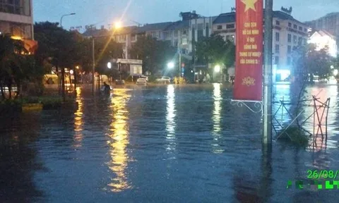 "Làng" biệt thự triệu đô Hà Nội ngập trong "biển nước"