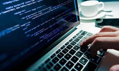 Một lỗ hổng bảo mật khiến người dùng có thể bị đánh cắp dữ liệu cá nhân, tài khoản ngân hàng, hình ảnh riêng tư