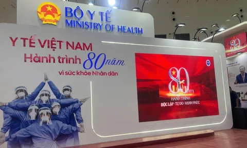 Xuyên không gian, trải nghiệm 80 năm y tế Việt Nam bằng công nghệ VR