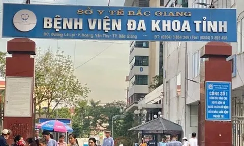 Vụ xe cứu thương thu 21 triệu đồng: Tạm đình chỉ 3 cán bộ Bệnh viện Bắc Ninh