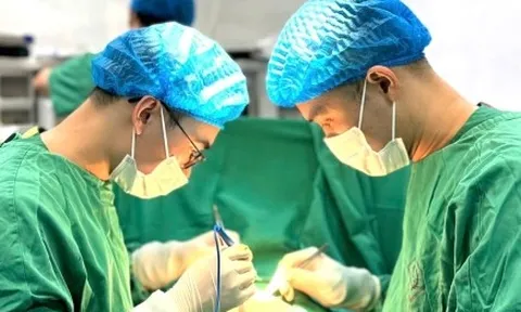 Tổn thương nặng vùng sinh dục sau khi bị chó cắn
