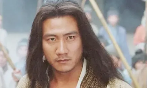 "Kiều Phong đẹp trai nhất Thiên Long bát bộ", U60 phong độ, hạnh phúc viên mãn