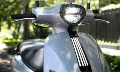 'Vua xe ga' ăn xăng 1,6 lít/100 km được đăng ký tại Việt Nam: ngoại hình đẹp tựa Vespa, trang bị vượt mặt Honda SH160i