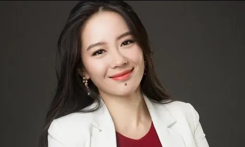 Chân dung người phụ nữ quyền lực nhất giới tiền số: Mồ côi cha năm 9 tuổi, đi bán nước ngọt ở siêu thị đến ‘tỷ phú crypto’