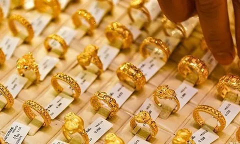 Có nên mua vàng nhẫn khi giá tăng liên tục?