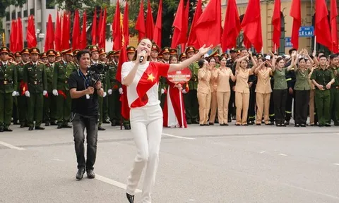 Hồ Ngọc Hà xin lỗi về sự vắng mặt dịp đại lễ
