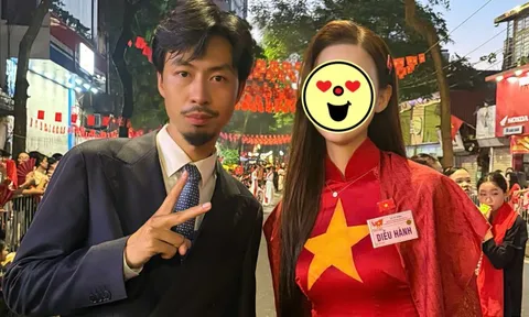 Đen Vâu và Hoa hậu cao nhất Vbiz chung khung hình, nhìn kỹ phát hiện 1 chi tiết gây bất ngờ