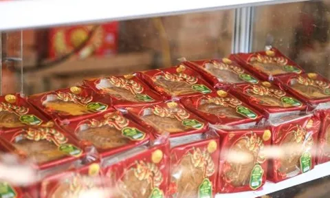 Đón rằm tháng Bảy, bánh trung thu lên kệ sớm
