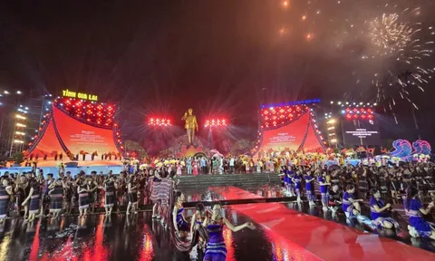 Gia Lai: Ấn tượng chương trình nghệ thuật đặc biệt "Biển trời giao hòa, tinh hoa ngời sáng"