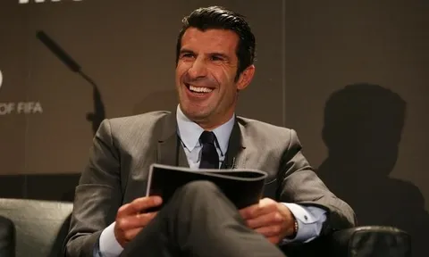 Figo lẩn tránh khi bị ép chọn áo Barcelona và áo Real Madrid