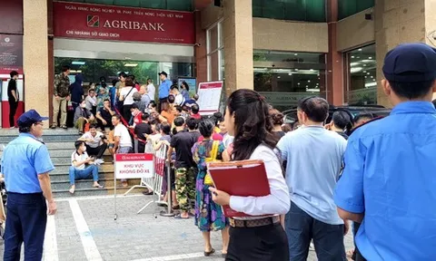 'Tôi hối hận vì từng cười người xếp hàng mua vàng bình ổn, giờ nhìn lại thấy mình mới thật đáng cười khi giá vàng đã tăng gần gấp đôi'