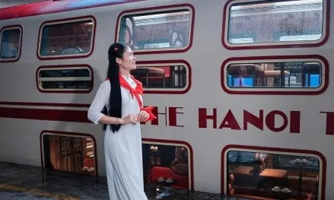 Đoàn tàu du lịch "Hà Nội 5 Cửa Ô" chính thức vận hành từ hôm nay