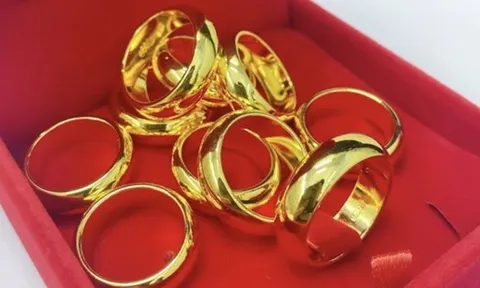 Bỏ 700 triệu mua vàng, hiện lãi hơn gấp đôi, người đàn ông vẫn than thở: "Mua vàng cả đời không bằng tiền lời lô đất
