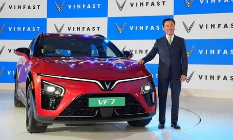 VinFast tung hàng "khủng" tại nước đông dân nhất thế giới: 2 mẫu xe 10 phiên bản và "mưa" công nghệ