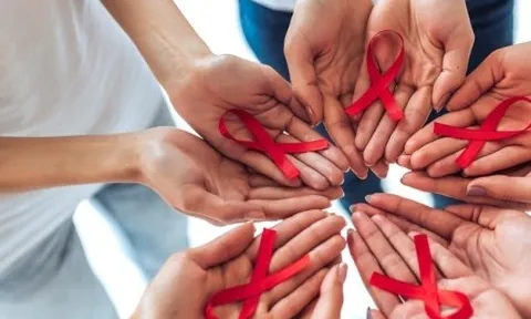 Hơn 13.000 ca nhiễm HIV mỗi năm