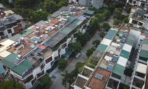 Khu biệt thự, nhà liền kề bị cơi nới, 'đội' tôn như khu tập thể cũ ở Hà Nội