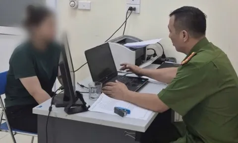 Nữ sinh ở Hà Nội quyết chuyển khoản cho lừa đảo nhưng lại được công an nhận xét hiểu chuyện